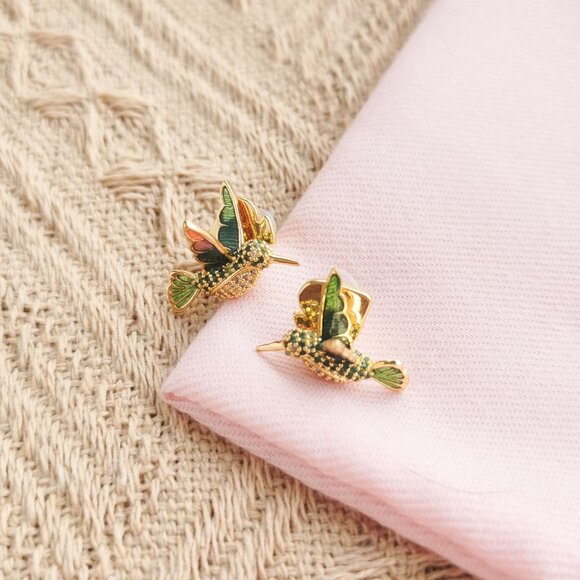 Kate Spade Dazzling Daisy Hummingbird Multicolor Stud Earrings in Gold - Picture 3 of 4